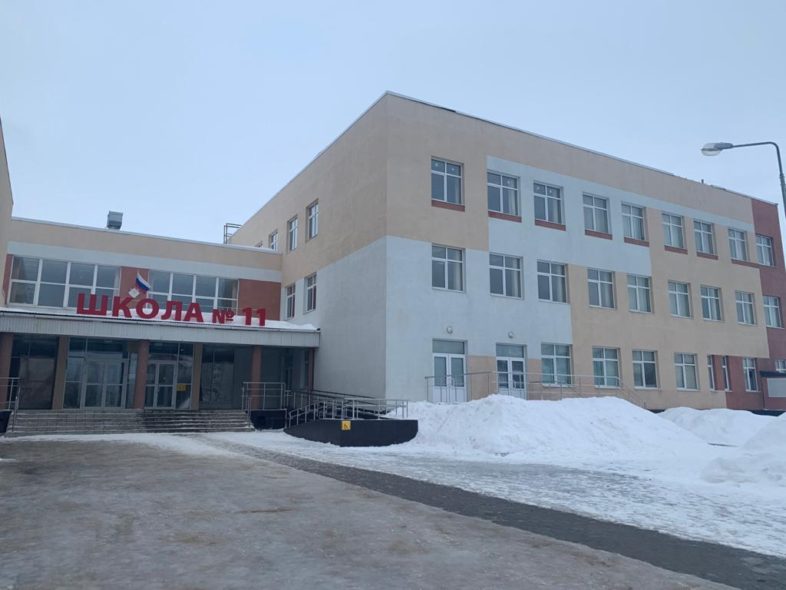 На оренбургской школе сорвало крышу