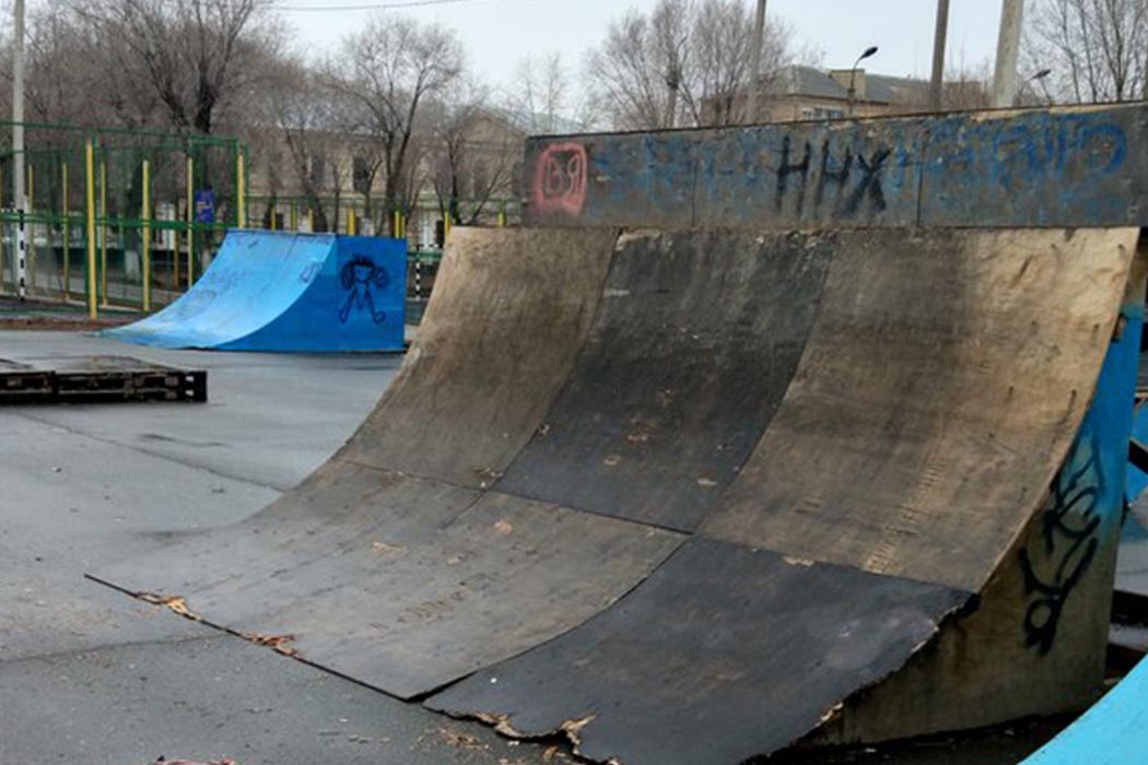 Скейт-парк на набережной Оренбурга стал местом конфликта матерей и спортсменов