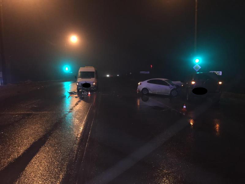 Две женщины пострадали в тройном ДТП на объездной трассе в Оренбурге