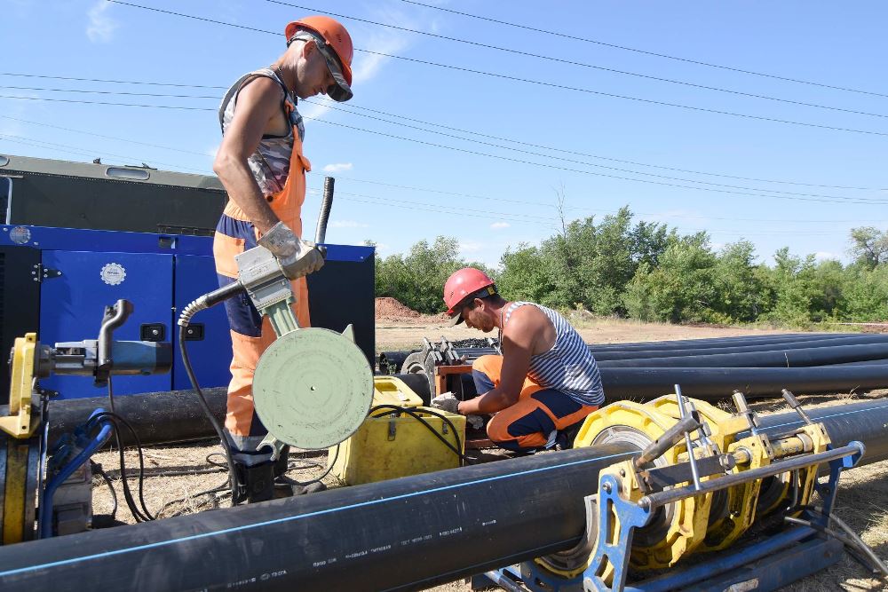 «Росводоканал Оренбург» продолжает строительство нового водовода в поселке Каргала