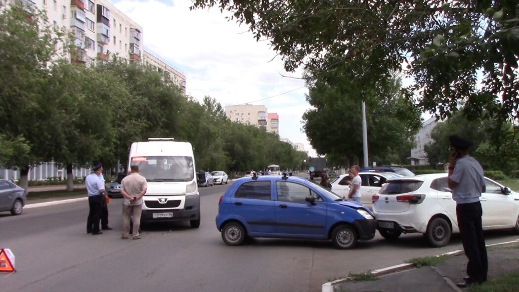 Оренбургская полиция сообщает подробности аварии с пассажирским автобусом.