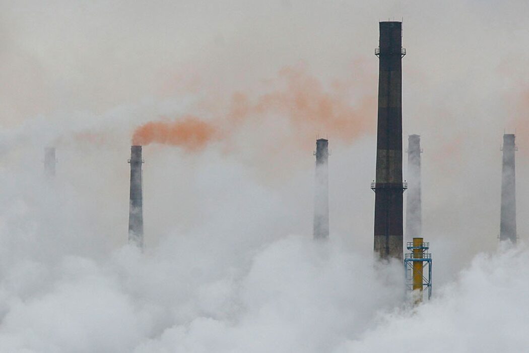 Кислотный смог. Горит сера в Оренбурге ГАЗЗАВОД. Загрязненный воздух в Уфе. Промышленное загрязнение. Загрязнение воздуха диоксидом серы.