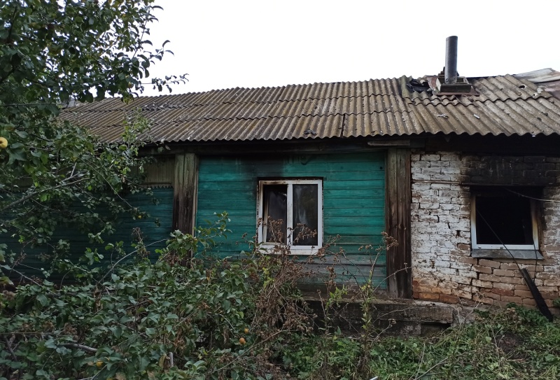 По факту пожара в Матвеевском районе, где пострадали трое детей, проводится проверка