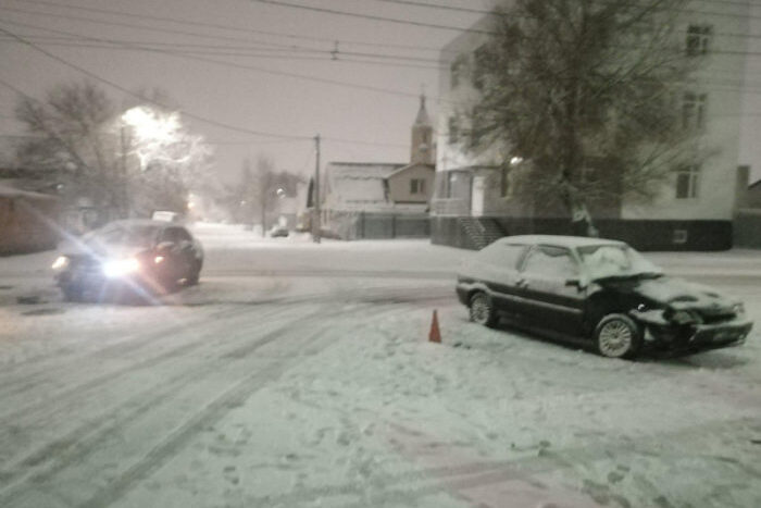 В Оренбурге на перекрестке улиц Комсомольской и Попова в аварии пострадал 2-летний ребенок