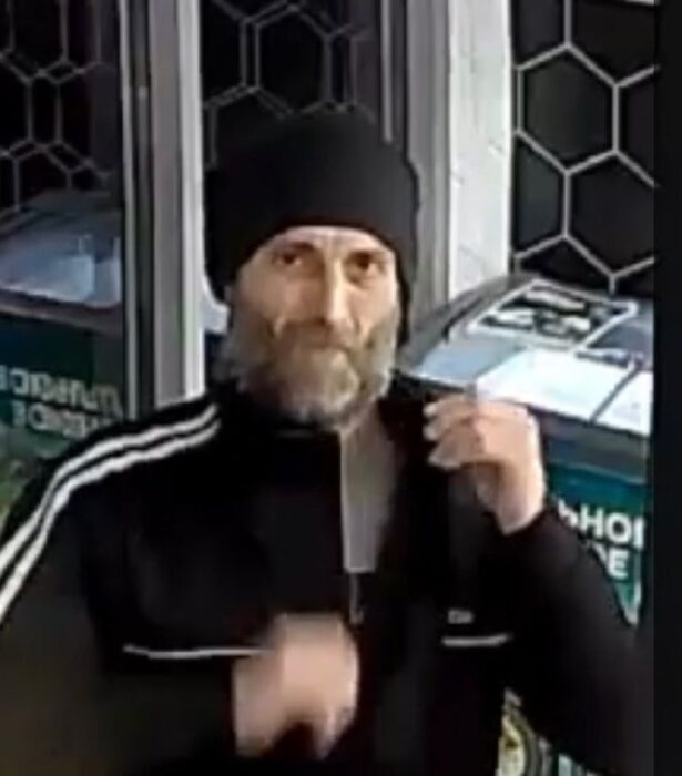 В Оренбурге разыскивается мужчина, укравший деньги с банковской карты