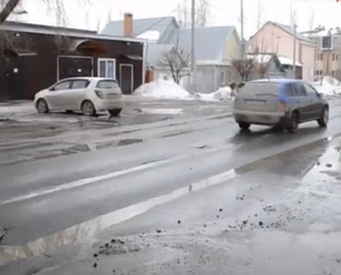 В Оренбурге неизвестный водитель сбил подростка и скрылся с места аварии