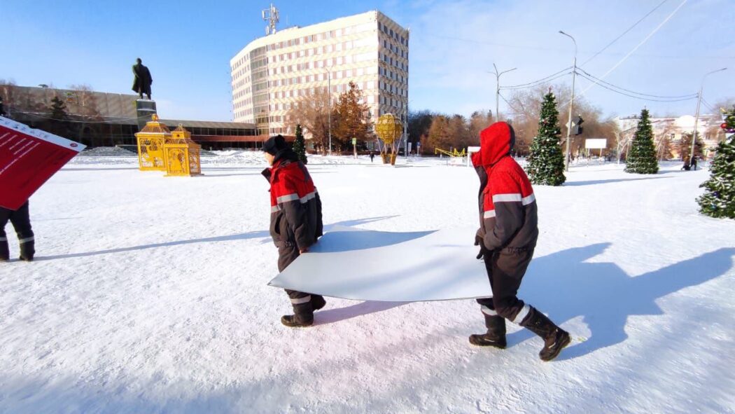 В Оренбурге начали разбор новогоднего городка