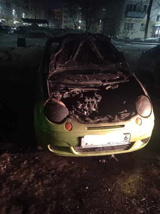 В Оренбурге ночью сгорели сразу несколько автомобилей