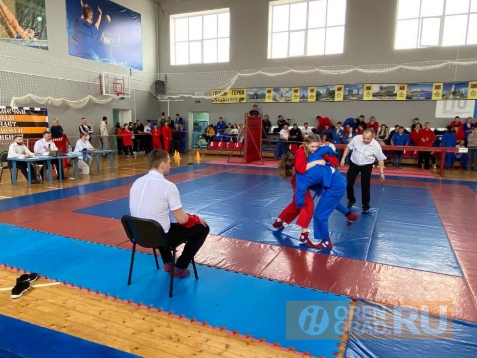 Оренбургские спортсмены участвуют во Всероссийском турнире по универсальному бою «Щит Невского»