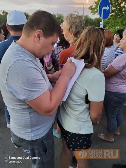 Жители Нежинки и Жилгородка начали сбор подписей против закрытия дороги