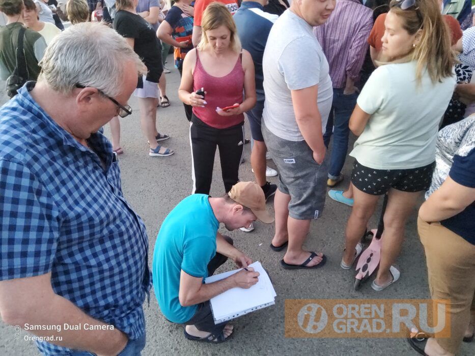 Жители Нежинки и Жилгородка начали сбор подписей против закрытия дороги