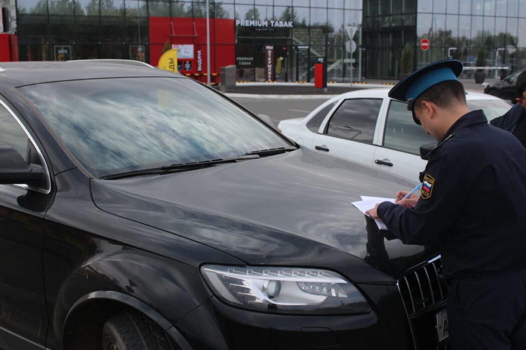 В Оренбурге судебные приставы арестовали 27 автомобилей должников