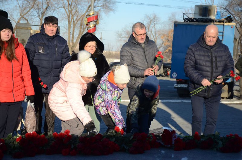 В Оренбурге почтили память Неизвестного солдата