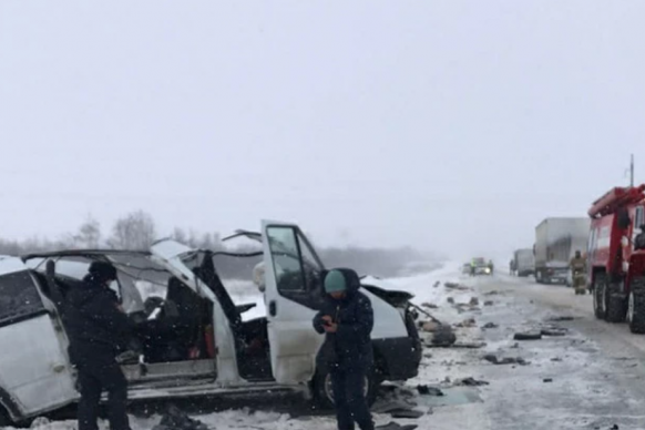 Число жертв в аварии с автобусом на трассе Оренбург-Самара выросло до восьми человек