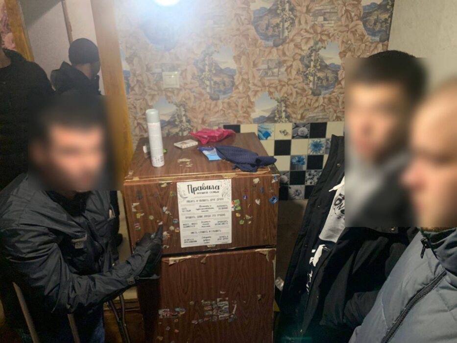 Житель Оренбурга хранил дома оптовую закладку с синтетикой