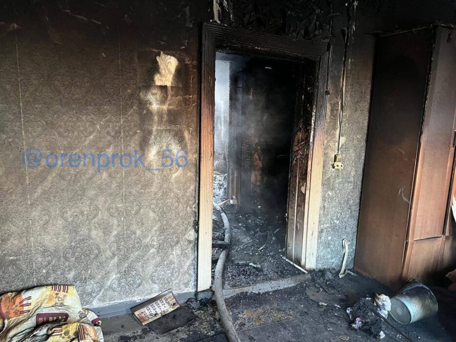 В Оренбурге на пожаре в частном доме погибли женщина и младенец