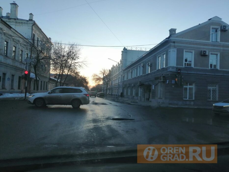 В Оренбурге водители ездят по улице Пушкинской с матерными словами
