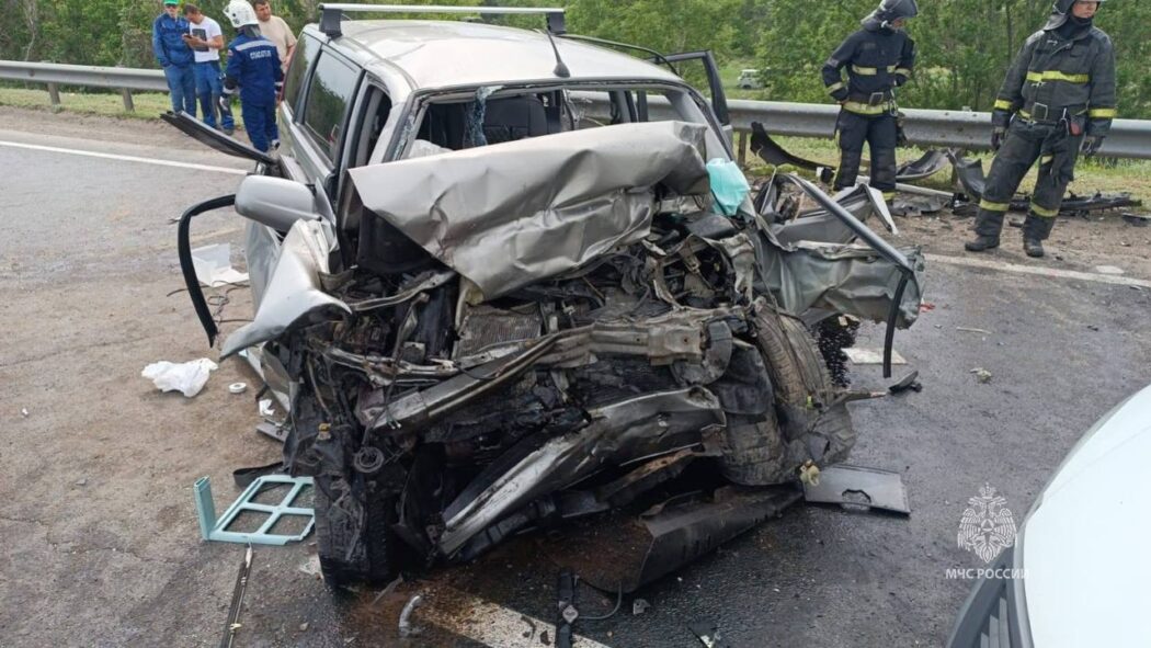 В лобовом столкновении на Загородном шоссе в Оренбурге пострадали люди