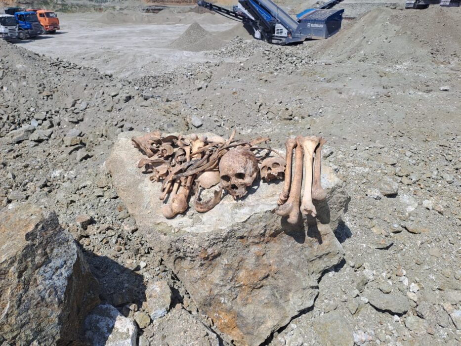 Под Гаем были найдены скелеты нескольких человек