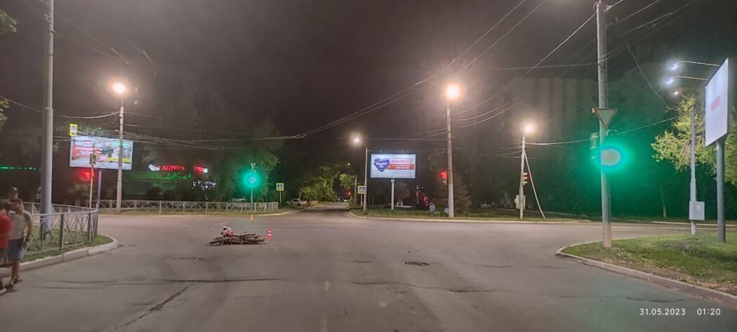 В Оренбурге на проспекте Дзержинского в ДТП пострадал мотоциклист