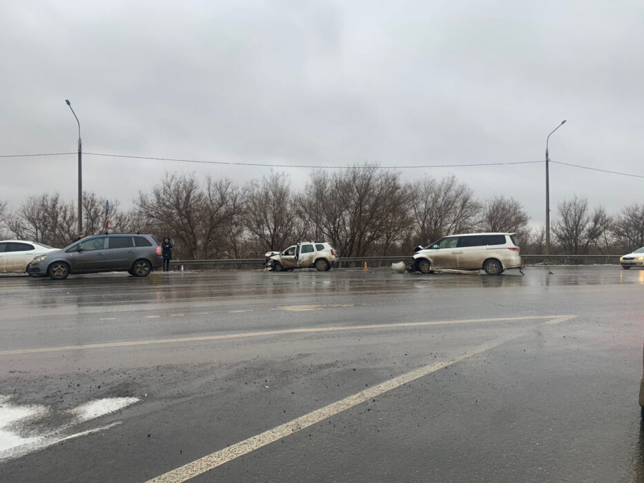 В аварии на Загородном шоссе Оренбурга пострадала женщина-водитель